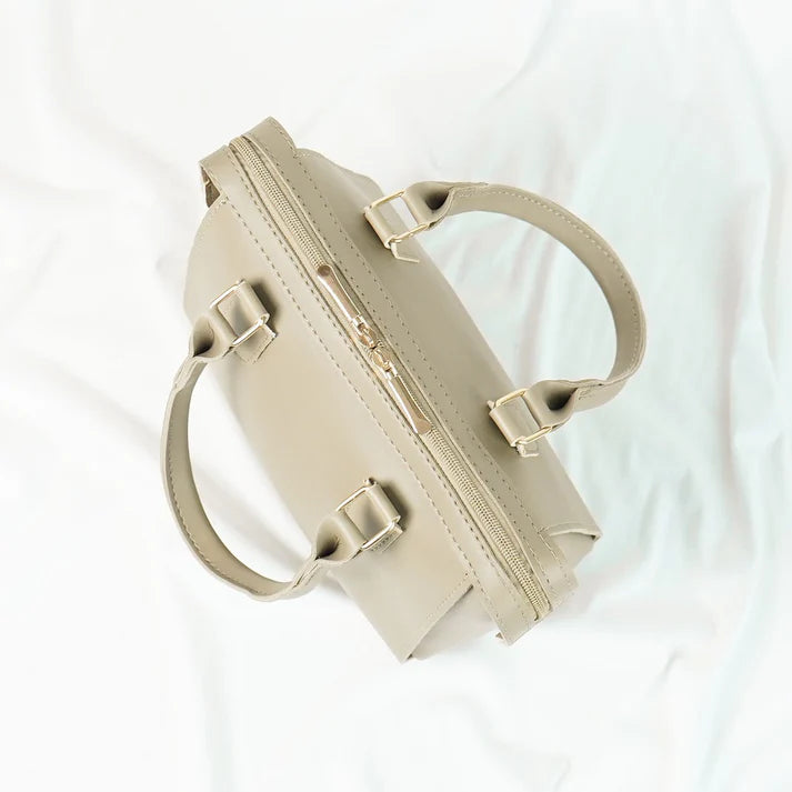Go Anywhere Trio: Olive Bag Set of 3 in Classic Beige