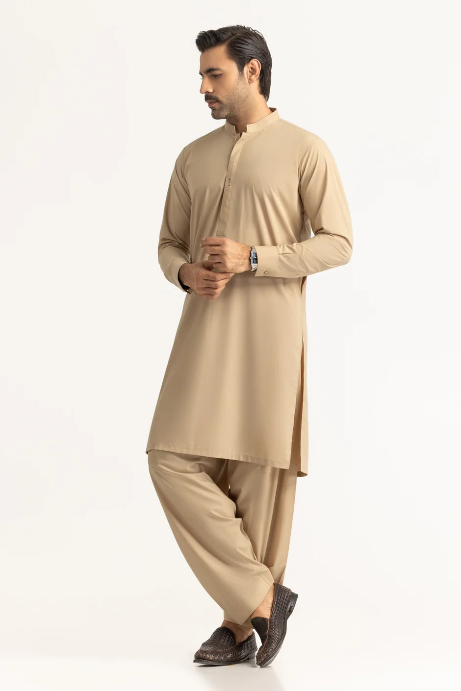 Men's Regular Fit Suits: Essential Styling Guide & Outfits