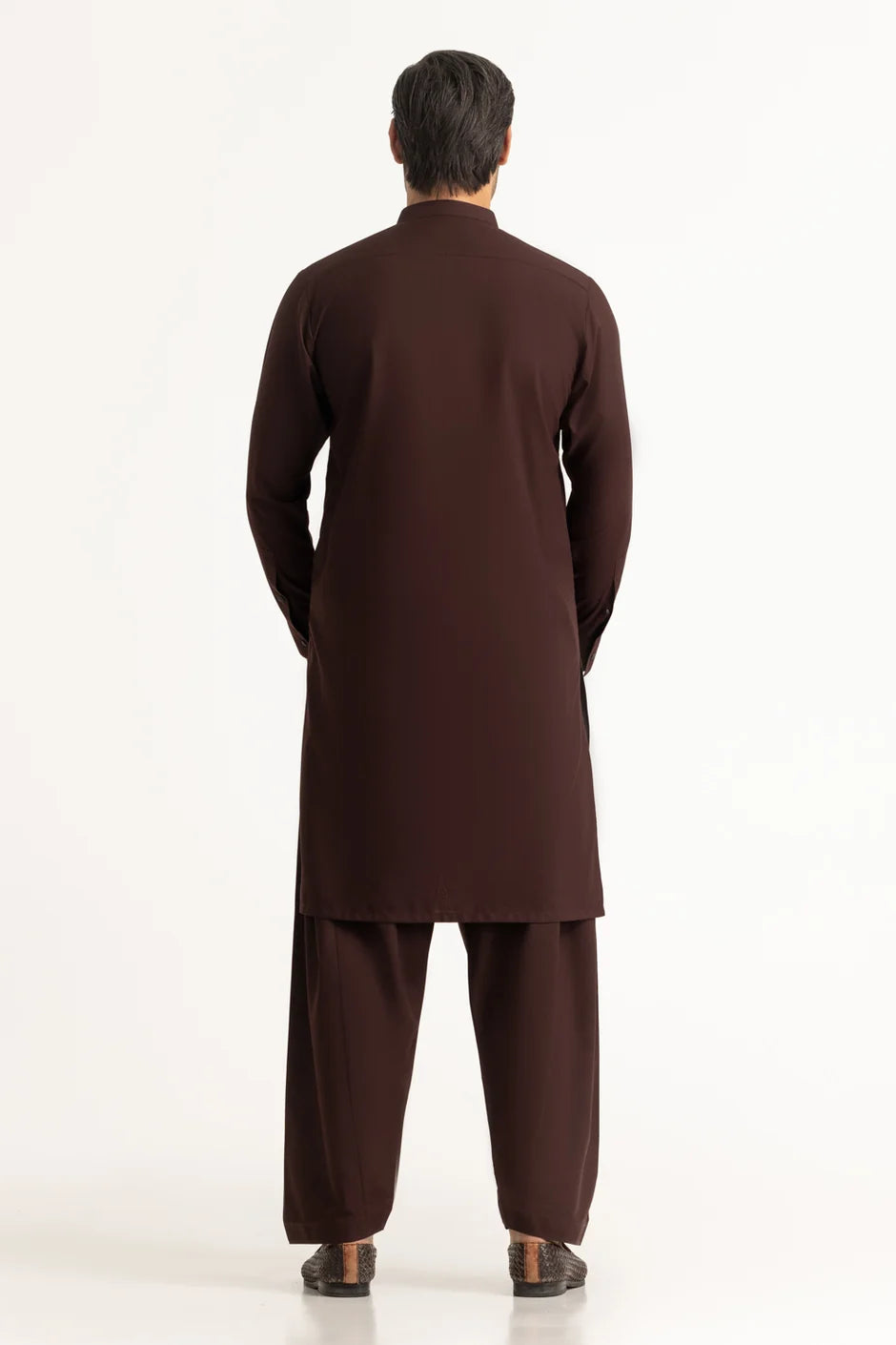 How to Wear Regular Fit Basic Suits for Any Occasion